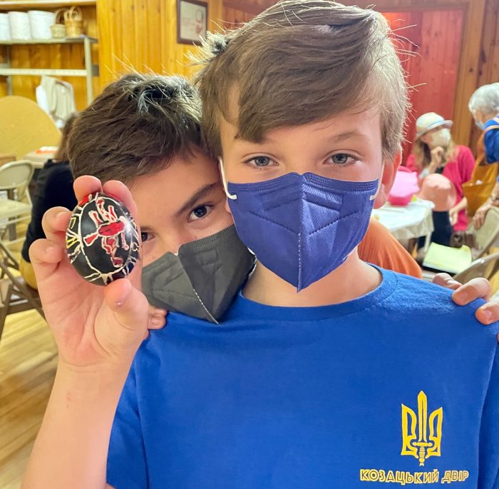 2 boys