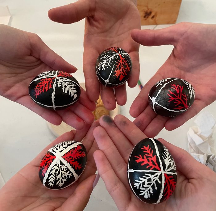 Eunic hands